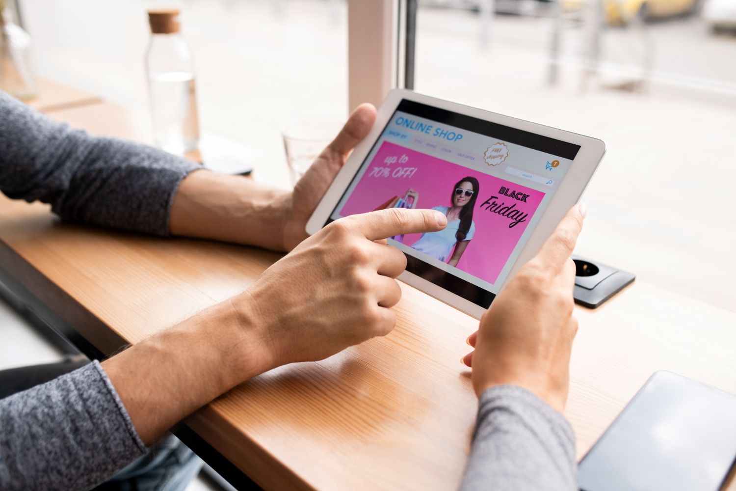 Turn website visitors into customers.